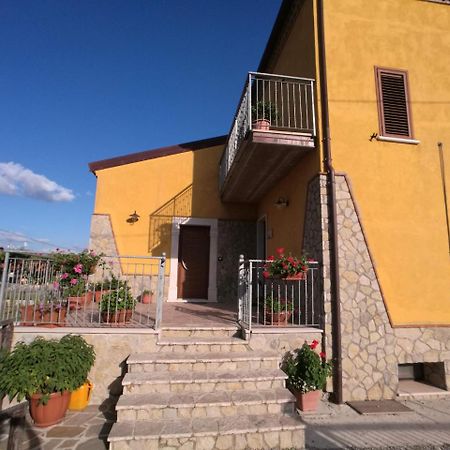 Lacus Pensilis Castel Lagopesole Exterior foto
