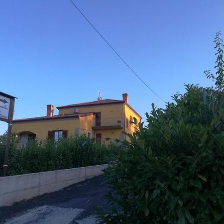 Lacus Pensilis Castel Lagopesole Exterior foto