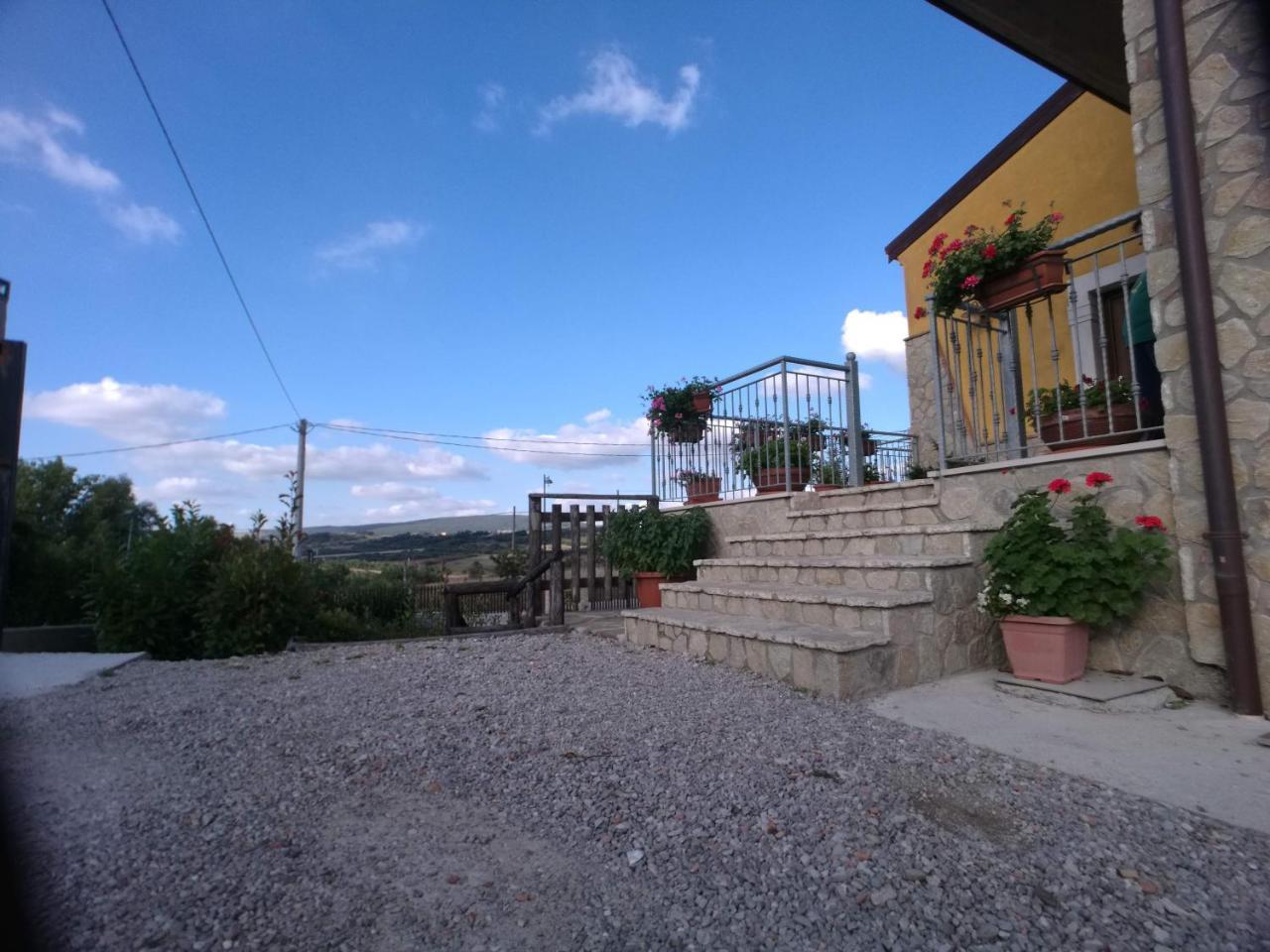 Lacus Pensilis Castel Lagopesole Exterior foto