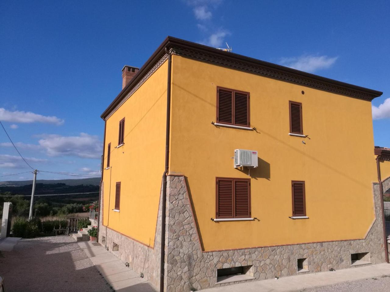 Lacus Pensilis Castel Lagopesole Exterior foto